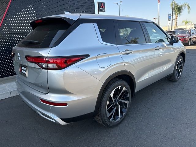 2024 Mitsubishi Outlander SE 6