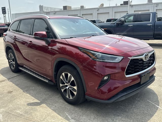 2021 Toyota Highlander XLE Red at Don McGill Toyota