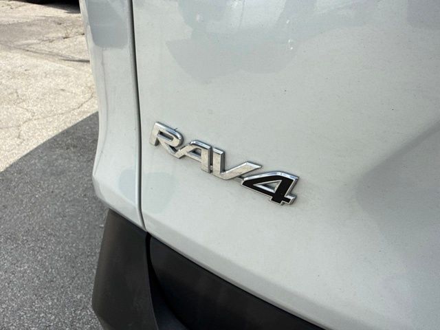 2024 Toyota RAV4 XLE Premium - Photo 10