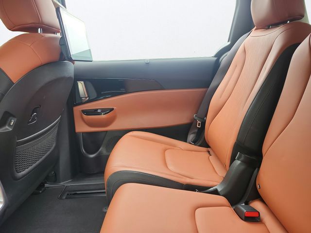 Used 2024 Kia Carnival Van