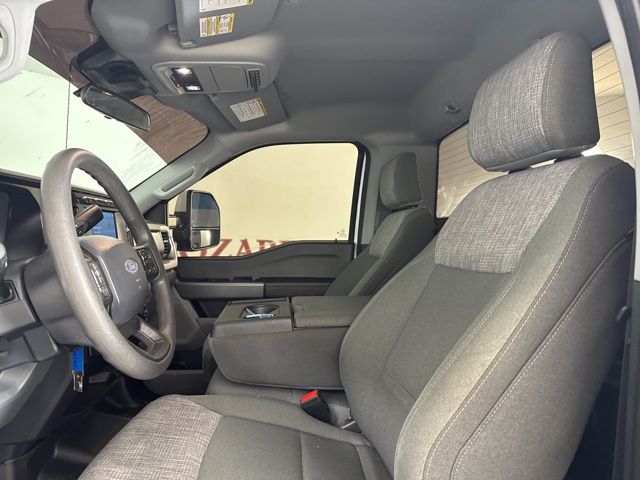 2024 Oxford White Ford Super Duty F-350 DRW XLT 4X4 Truck