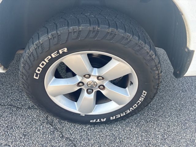 Used 2014 White Ram Express image 4