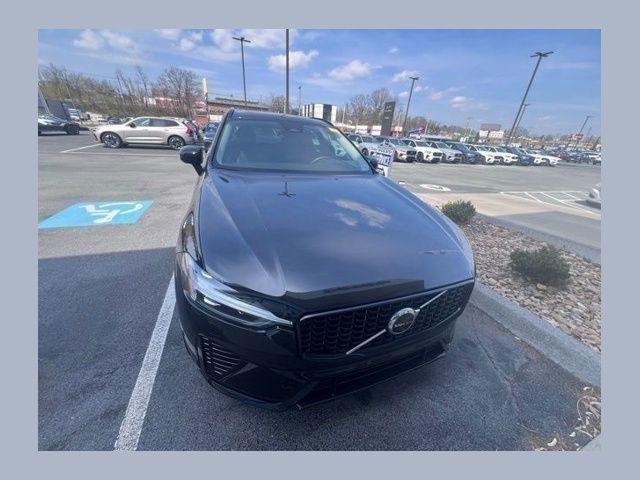 Onyx Black Metallic 2023 Volvo XC60 B5 Plus Dark Theme AWD SUV / Crossover All-Wheel Drive Automatic