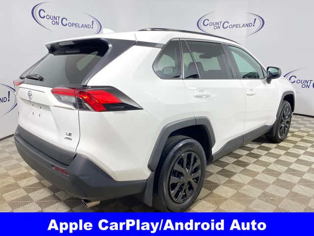 2021 Toyota RAV4 LE photo