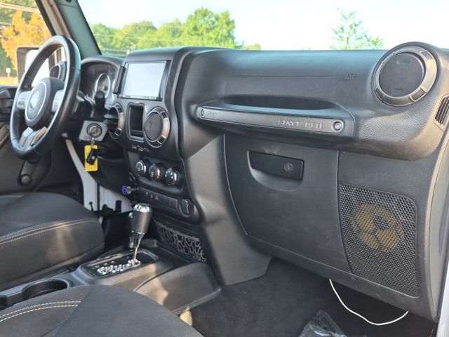 Used 2018 White Jeep Sport image 35