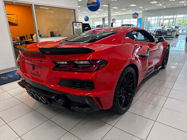 Used 2024 Red Chevrolet Z06 image 4