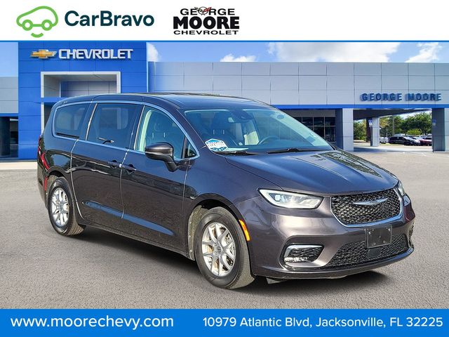 Gray (Granite Crystal Metallic Clearcoat) 2023 Chrysler Pacifica Touring L FWD Minivan Front-Wheel Drive 9-Speed Automatic