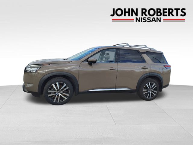 2023 Nissan Pathfinder Platinum 3