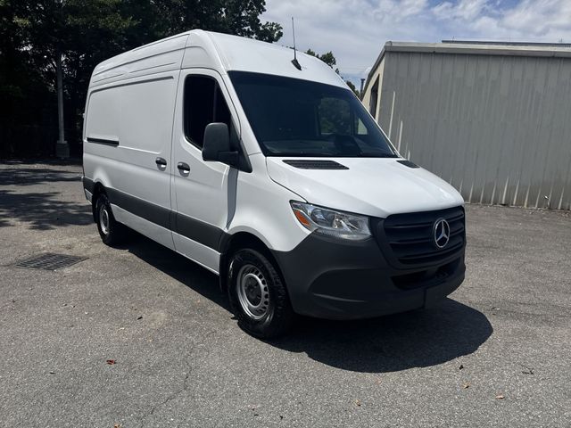 Used 2025 White Mercedes-Benz Cargo 144 WB image 3