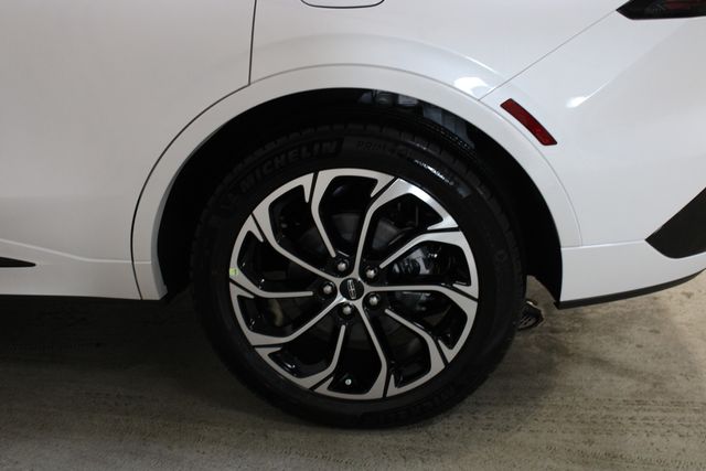 New 2026 White Lincoln Reserve image 30