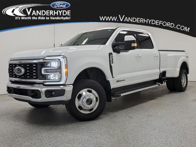 Oxford White 2023 Ford F-350 Super Duty Pickup Truck Four-Wheel Drive Automatic
