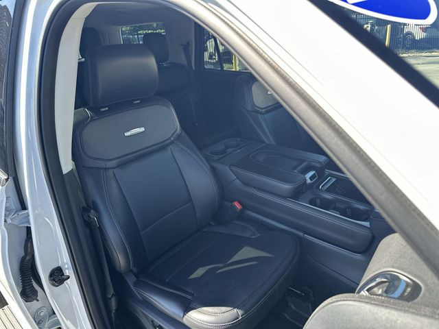 Used 2025 White Ford Platinum image 28