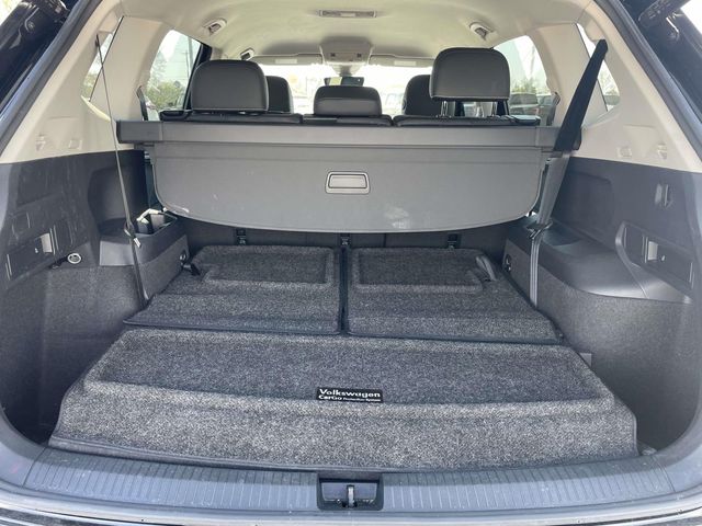 Used 2023 Black Volkswagen 2.0T SE image 8