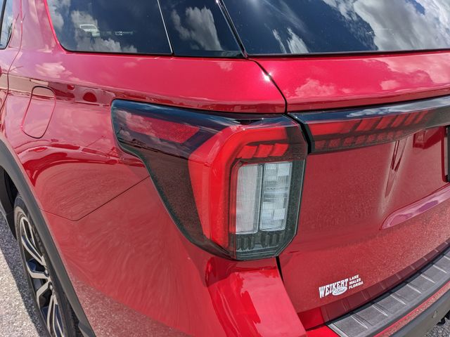2026 Rapid Red Metallic Tinted Clearcoat Ford Explorer ST-Line RWD SUV