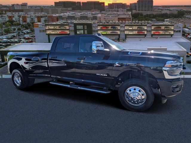 Diamond Black Crystal Pearlcoat 2026 RAM 3500 Laramie Crew Cab LB DRW 4WD Pickup Truck Four-Wheel Drive 8-Speed Automatic