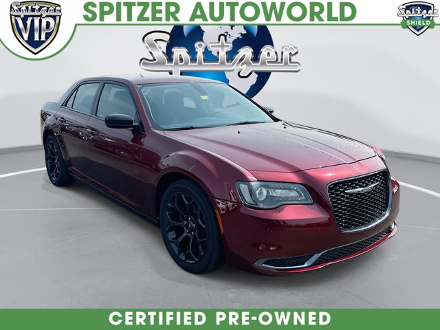 Velvet Red Pearlcoat 2020 Chrysler 300 Sedan Rear-Wheel Drive 8-Speed Automatic