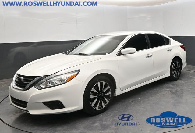 Glacier White 2018 Nissan Altima 2.5 SV Sedan Front-Wheel Drive Continuously Variable Transmission