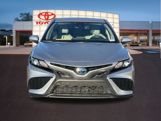 2022 Toyota Camry Hybrid SE 24