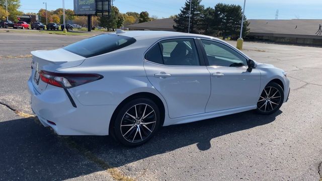 2022 Toyota Camry SE 8