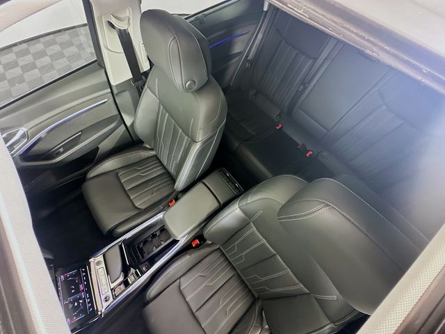 2022 Audi e-tron S Prestige 23