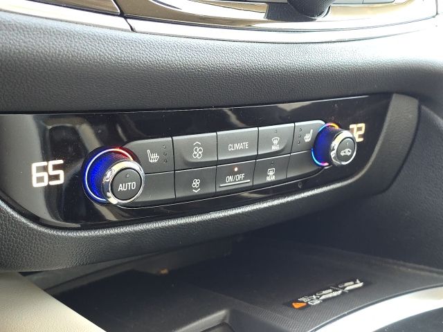 2023 Buick Enclave Essence:C02602