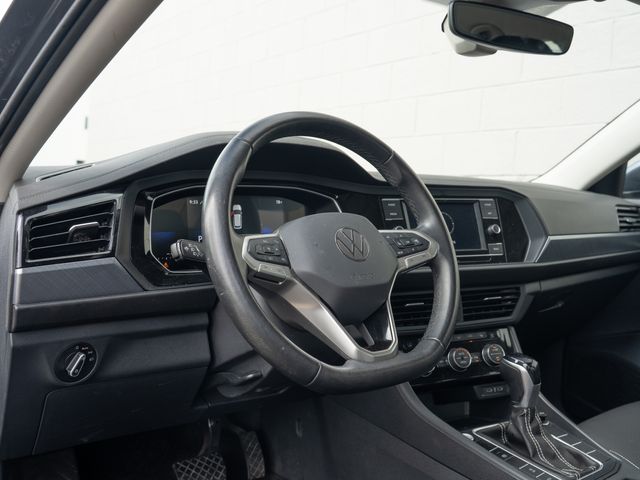 Certified Used 2024  Volkswagen 1.5T SE image 4