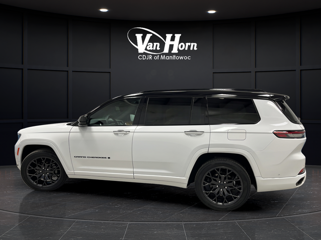 Used 2024 Bright White Clearcoat Jeep Summit image 4