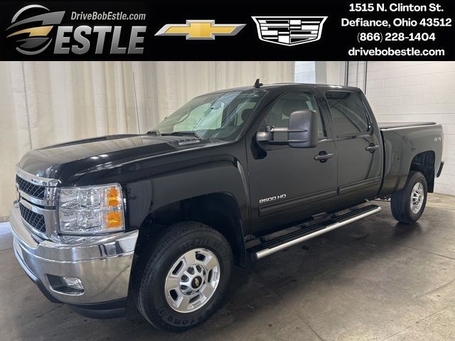 Black 2014 Chevrolet Silverado 2500HD LT Crew Cab 4WD Pickup Truck Four-Wheel Drive 6-Speed Automatic Overdrive