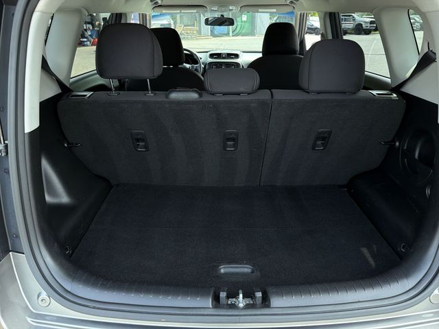 Used 2017 Gray Kia Base image 36