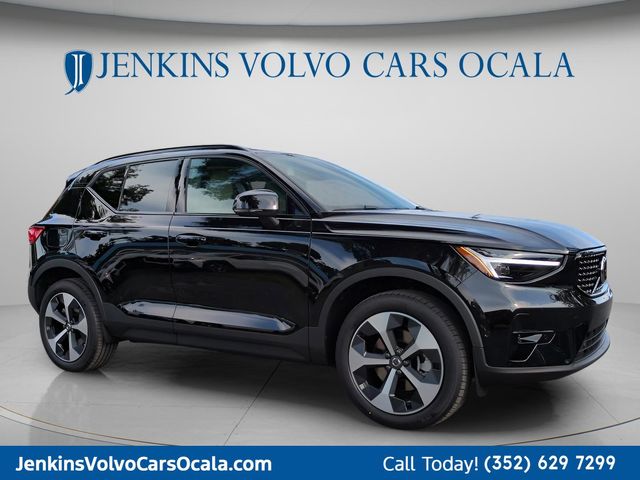 2025 Volvo XC40 B5 Plus Dark Theme AWD
