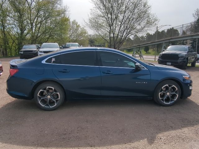 2019 Pacific Blue Metallic Chevrolet Malibu RS FWD Sedan