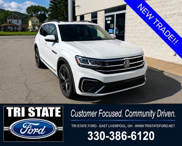 Pure White 2021 Volkswagen Atlas SUV / Crossover All-Wheel Drive 8-Speed Automatic