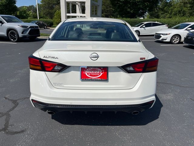 2025 Nissan Altima SR - Photo 8