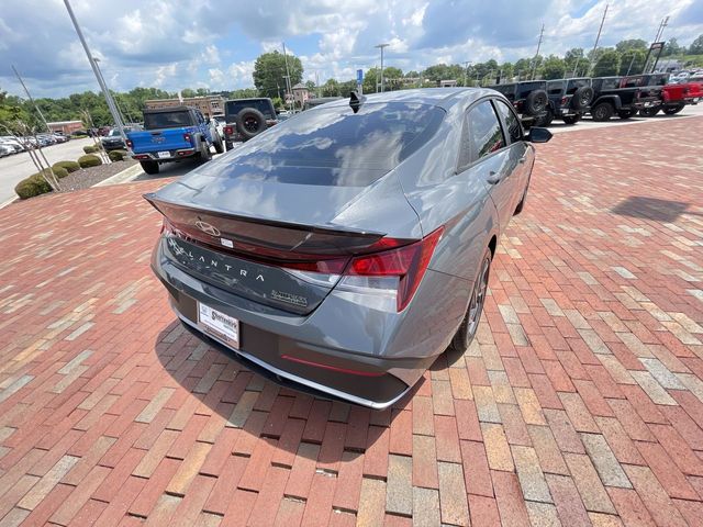 Used 2025 Hyundai Elantra Sedan