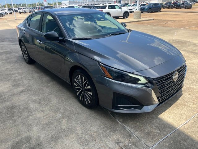 Used 2024 Nissan Altima Sedan