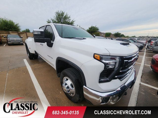 Summit White 2025 Chevrolet Silverado 3500HD LTZ Crew Cab 4WD Pickup Truck Four-Wheel Drive Automatic