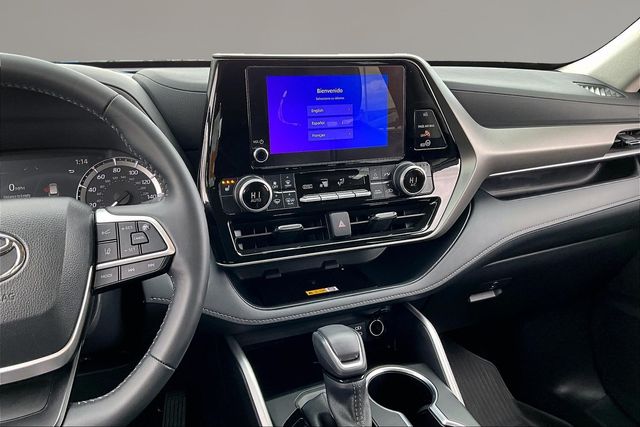 Used 2024 Toyota Highlander XLE 4D Sport Utility