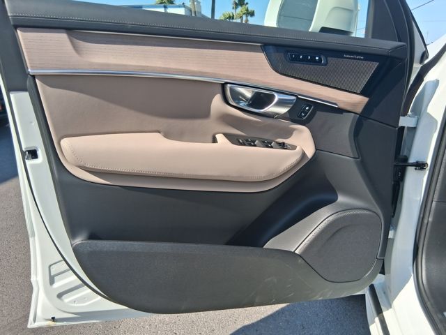 New 2026 Crystal White Pearl Volvo T8 Plus image 14