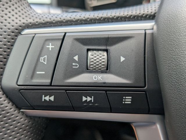 Used 2025 Black Mitsubishi SE image 16