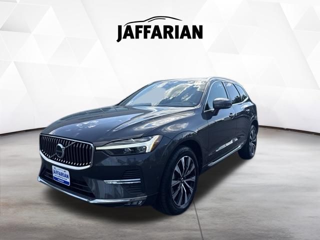 Platinum Gray Metallic 2023 Volvo XC60 SUV / Crossover All-Wheel Drive Automatic