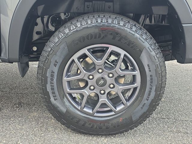 New 2026 Carbonized Gray Metallic Ford XLT image 32