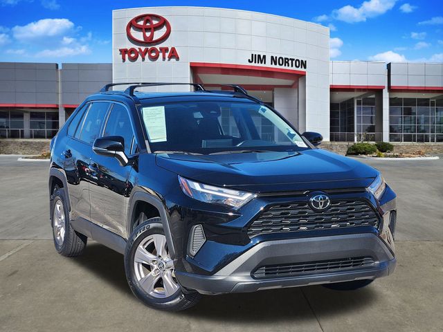 2023 Toyota RAV4 XLE's photo