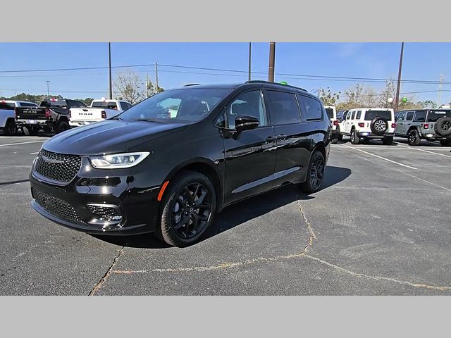 2026 Chrysler Pacifica Limited AWD