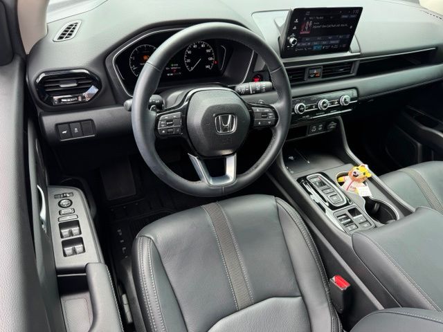 Used 2025 Honda Pilot SUV