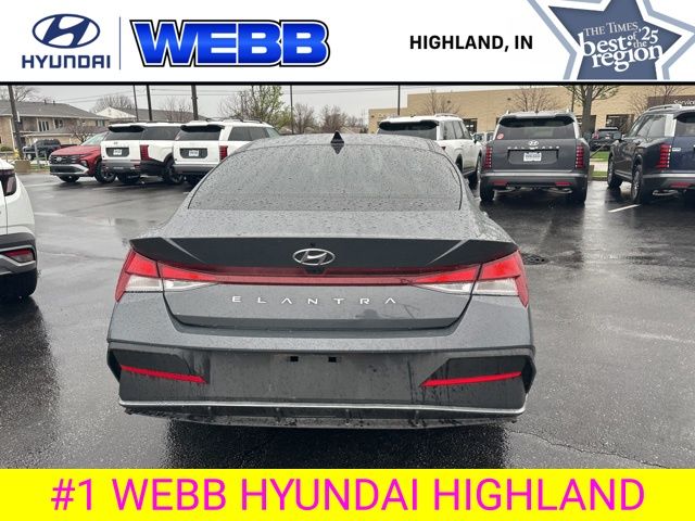 Used 2024 Gray Hyundai SEL image 18