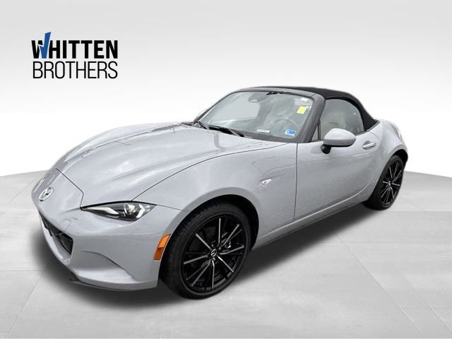 Aero Gray Metallic 2025 Mazda MX-5 Miata Convertible Rear-Wheel Drive 6-Speed Automatic