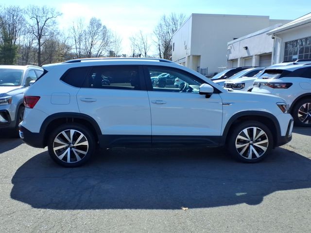 2024 Volkswagen Taos - Image 9