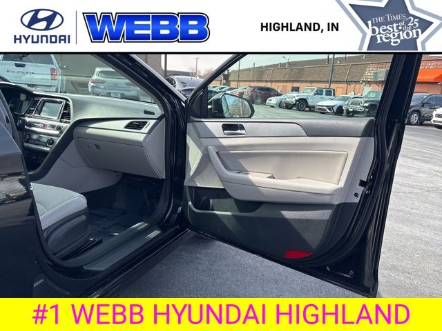Used 2019 Black Hyundai SEL image 21