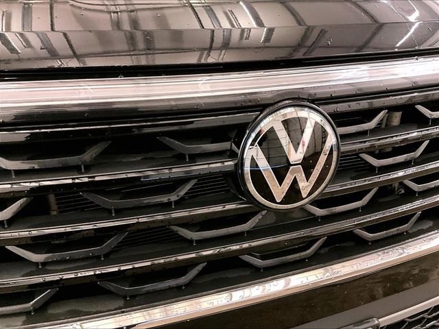 2024 Volkswagen Atlas Cross Sport 2.0T SE w/Technology Black at Grove City Ford