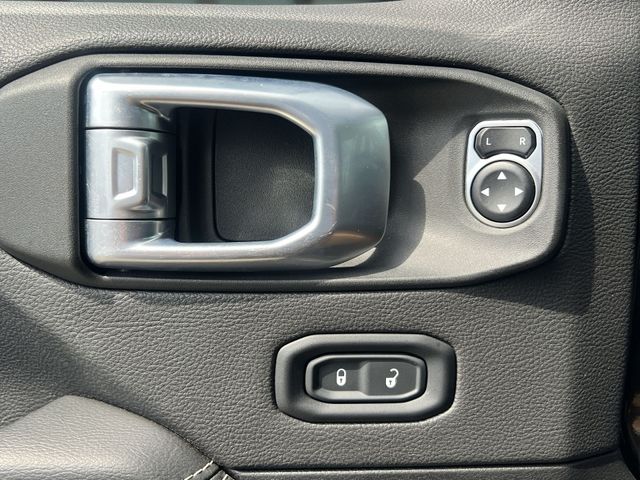 Used 2023 Black Jeep Rubicon image 32
